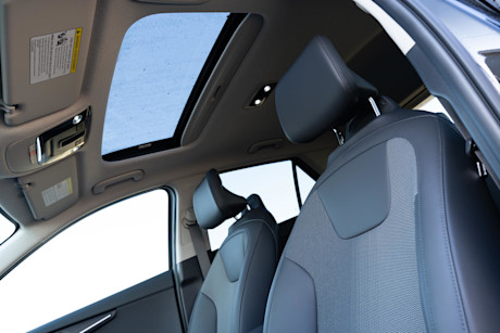 Editorial 2024 kia niro ex premium 240408 16 jw