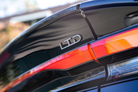 Editorial 2023 toyota prius xle awd 18 jw