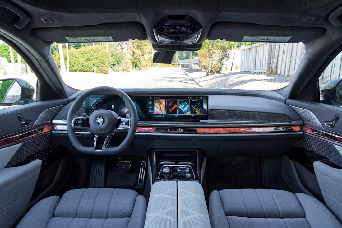bmw-i7-xdriv-2023-3.jpg