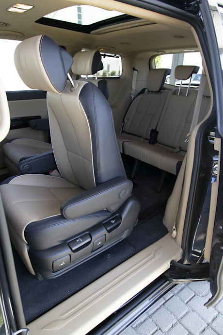 Editorial 2015 kia sedona sxl jw 09