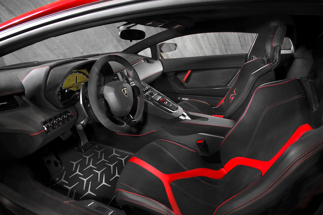 Lamborghini-Aventador-sv-2025 (2).jpg