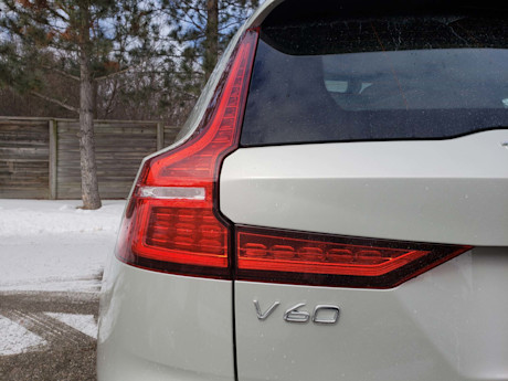 Editorial 2019 volvo v60 inscription 07 sw
