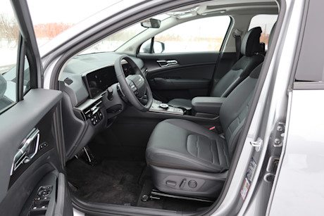 2026 Kia Sportage PHEV Review Image