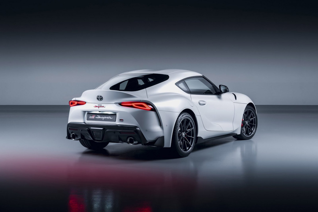 toyota-gr-supra-handbak-2023-2