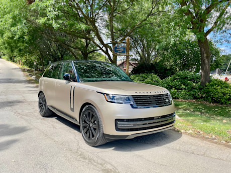 2026 Land Rover Range Rover SE PHEV Review Image