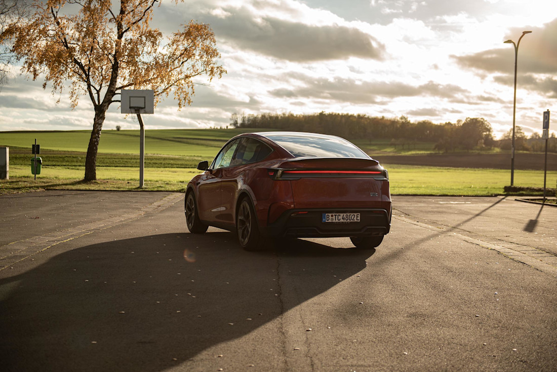 Test Tesla Model Y Performance (2025): Porsche-Jäger zum Discountpreis?