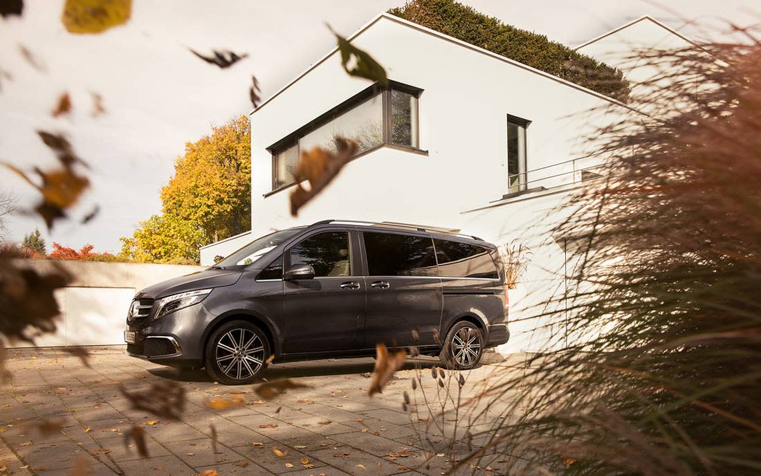 1o0M5bRUuOf41htgs5R9Sy-8f68229213dd3e591fbe8025ee510372-Mercedes-Benz-VKlasse-Side-1100