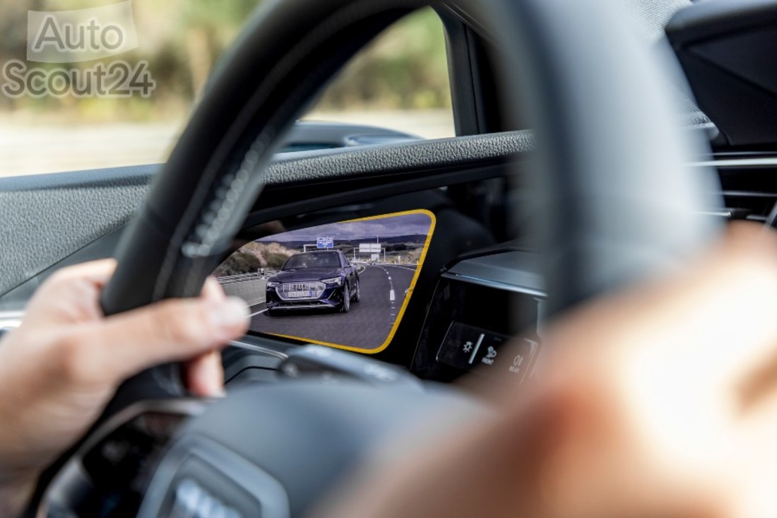 Audi e-tron Sportback alta 52 (1).jpg