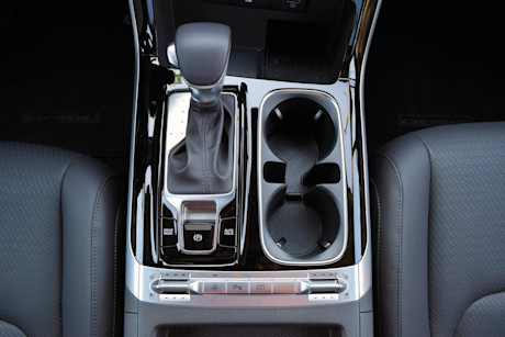 Editorial 2024 kia carnival sx td 240216 26 sha