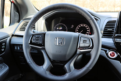 Editorial 2025 honda odyssey review interior steering wheel