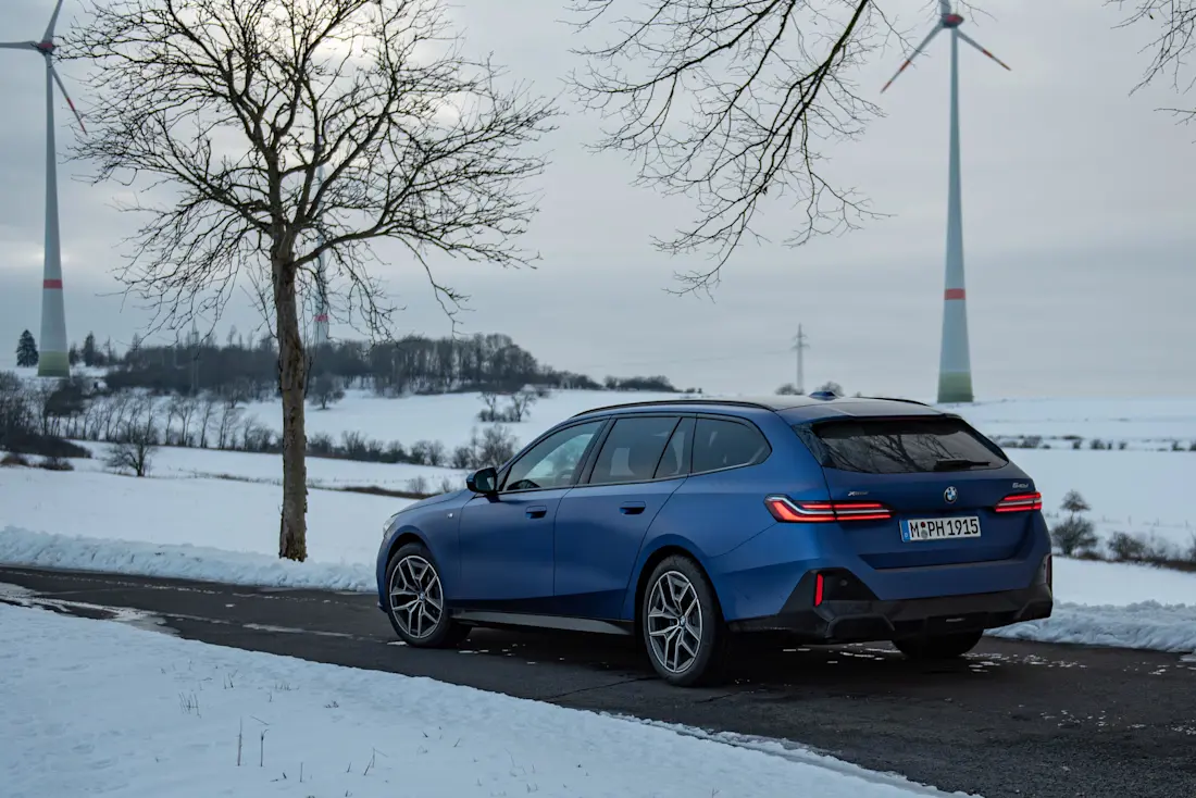 bmw-540d-xdrive-touring-2026-heckansicht