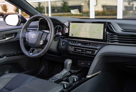Editorial 2025 toyota camry vs honda accord comp jw 240918 35