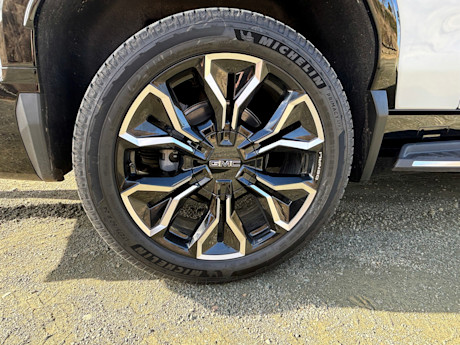 GMC Sierra EV Denali 2025 : Premier Essai Body Image