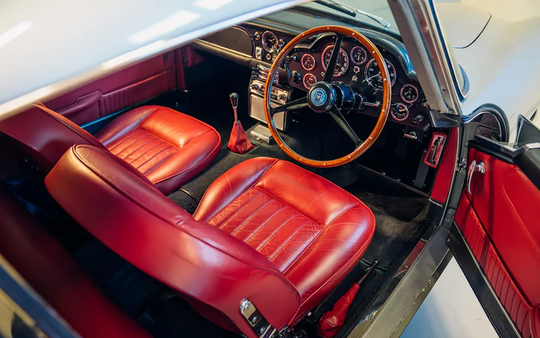 Aston Martin DB5 Sean Connery (2022) interieur