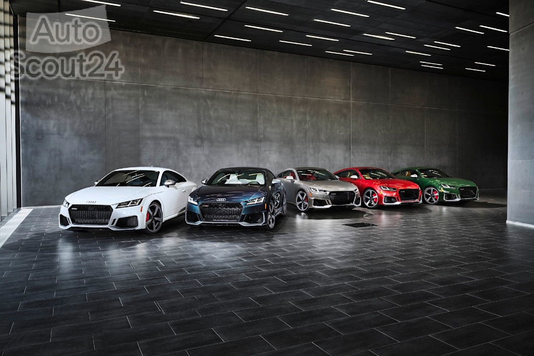 2022-Audi-TT-RS-Heritage-Edition-47.jpg