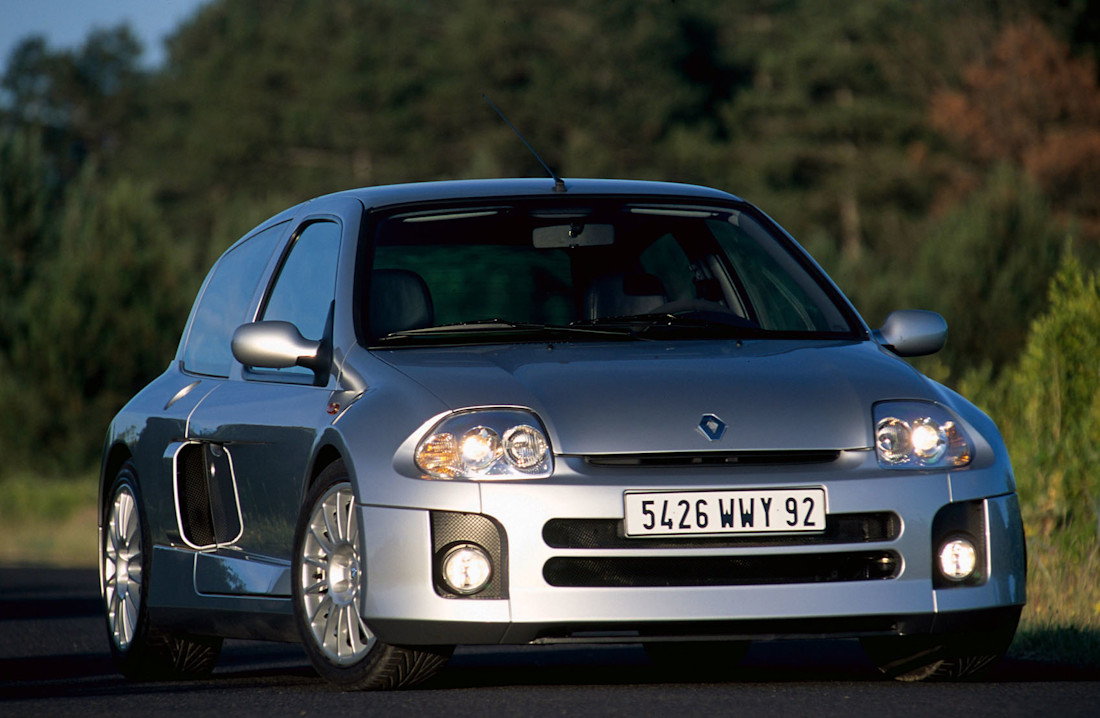 Renault-Clio-V6-(25).jpg