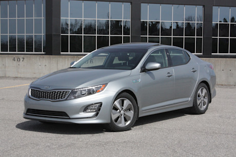 Editorial 2015 kia optima hybrid chase 001