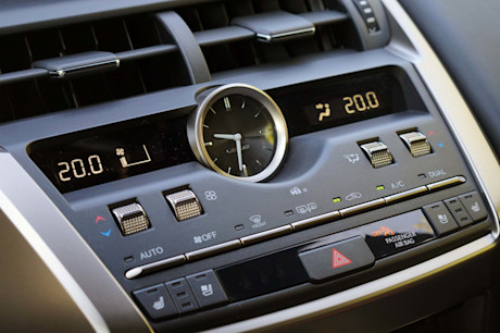 Editorial 2020 lexus nx 300 black line 18 jl