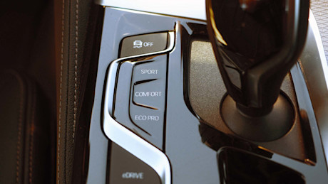 Editorial 2019 bmw 530e m performance 26 jp