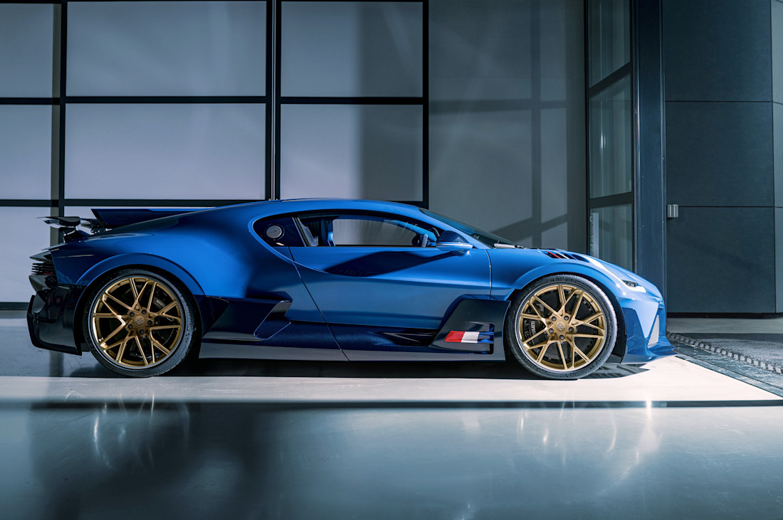 bugatti-divo-side