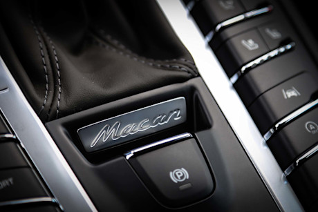 Editorial 2019 porsche macan s 42 ts