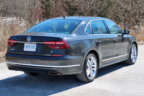 Editorial 2017 volkswagen passat highline v6 07 jm