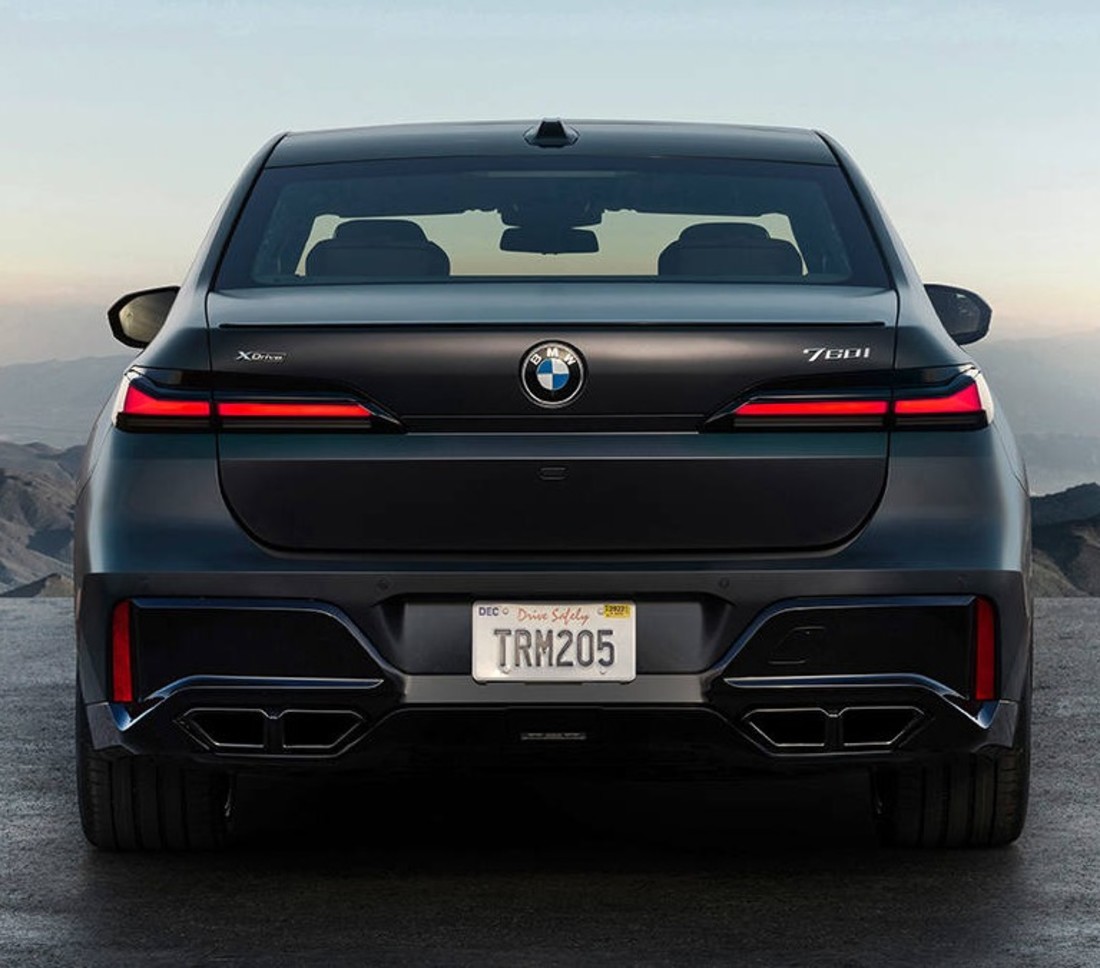 Nuevos_BMW_i7_y_760i_2022__33_.jpg