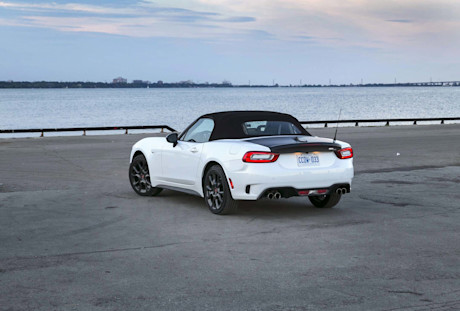 Editorial 2017 fiat 124 spider abarth 08 jw