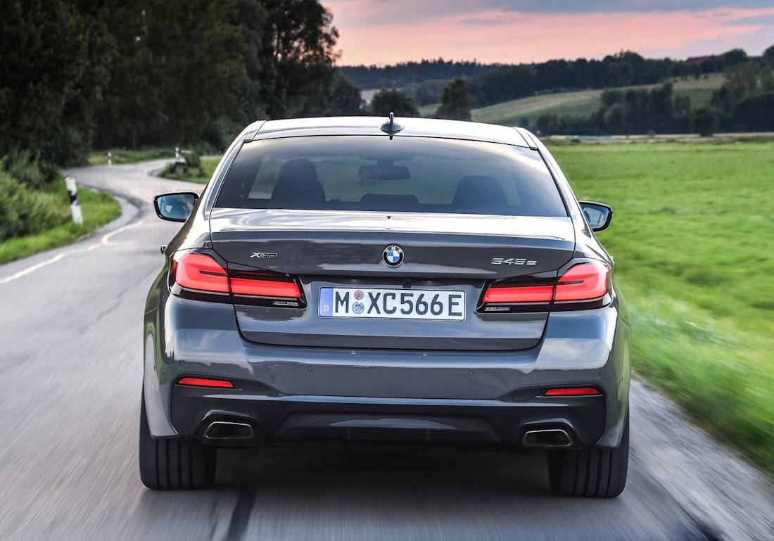 bmw-545-back