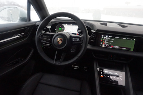 Editorial 2025porsche macan electric td jl 250225 18