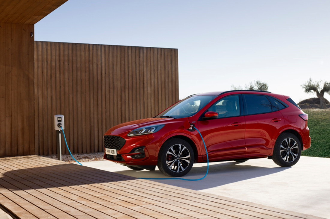 ford_kuga_plug-in_hybrid_st-line_2.jpeg