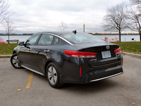 Editorial 2017 kia optima hybrid lx 08 jb