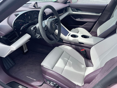 Editorial 2025 porsche taycan turbo 02