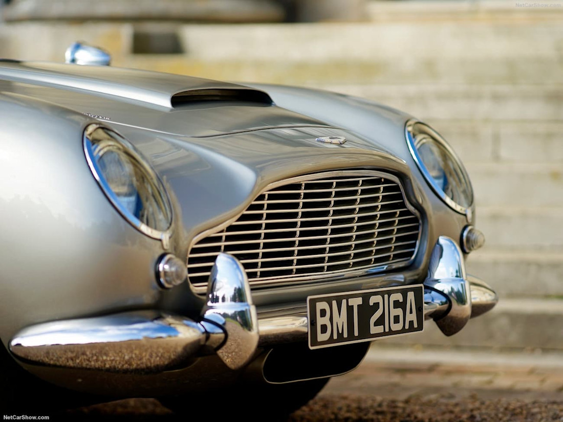 Aston-Martin Front