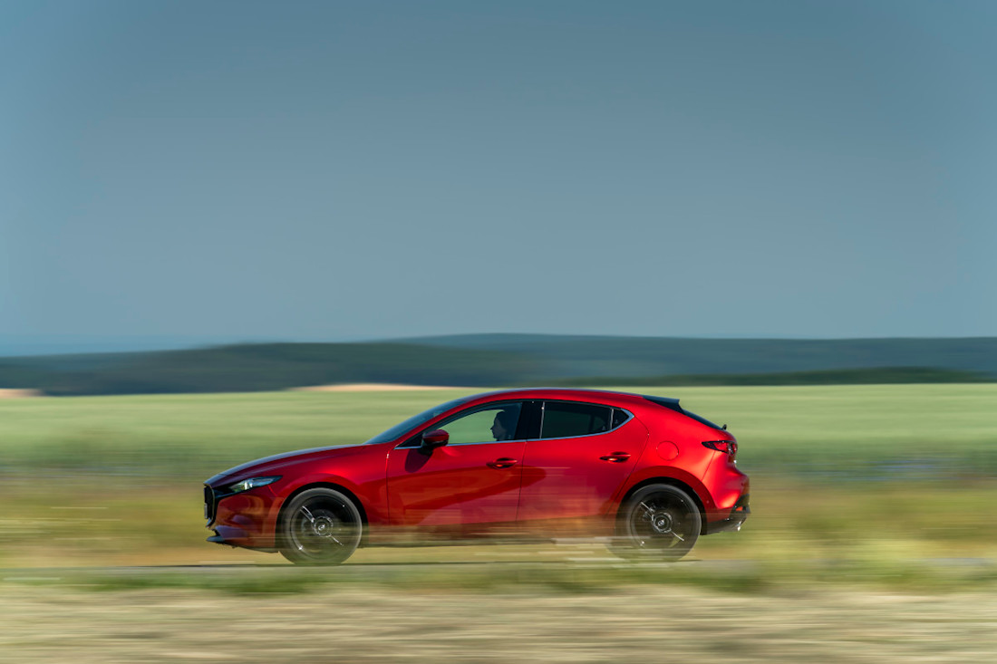 Mazda3 Skyactiv-X_Action_15.jpg