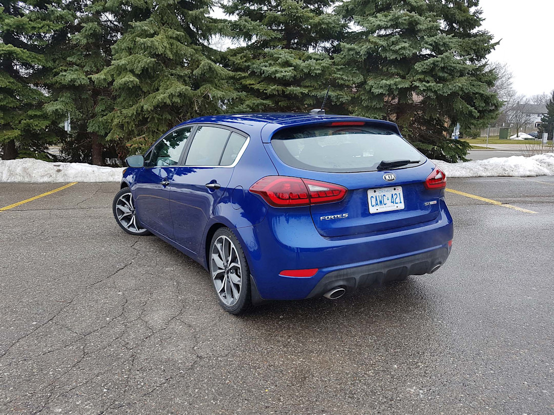 Editorial 2017 kia forte5 sx 05 sw