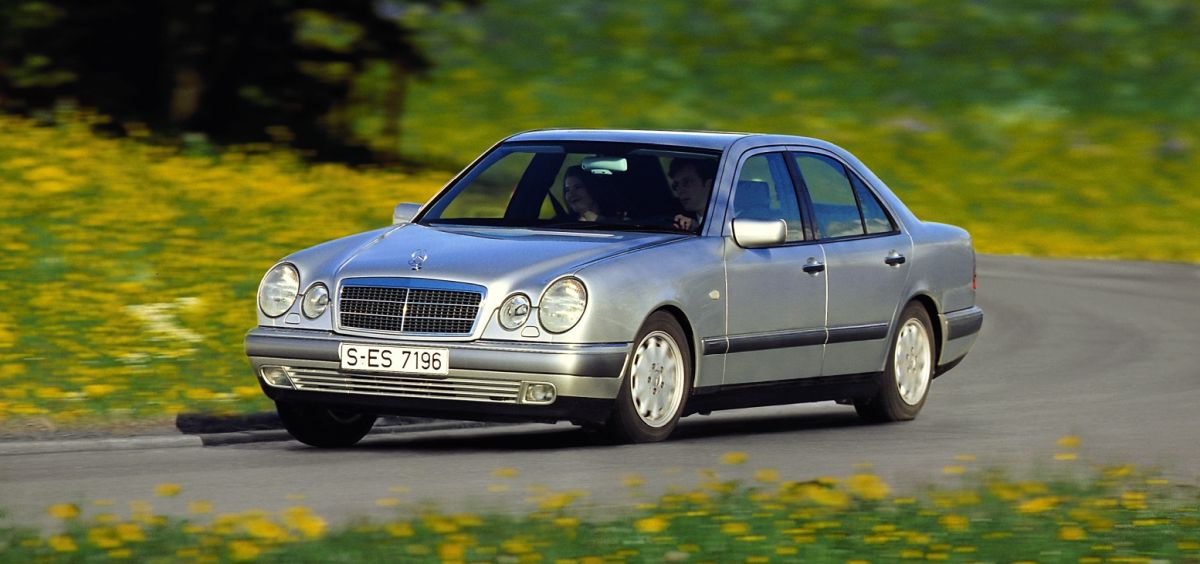Alle informatie over de Mercedes-Benz E 290 bij AutoScout24