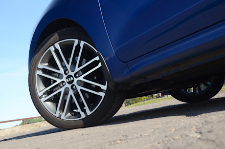 Essai routier : Kia Rio5 EX Sport 2018 Body Image