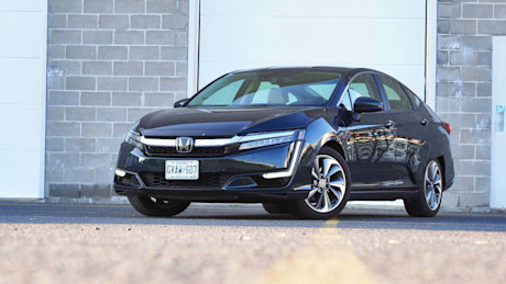 Editorial 02a 2019 honda clarity touring 02 jp