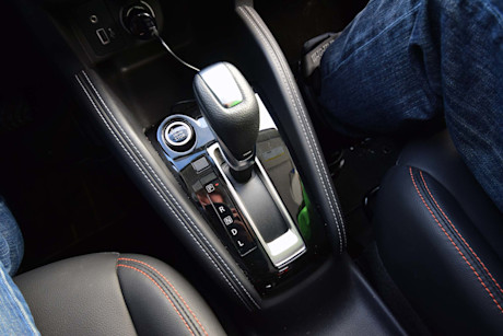 Editorial 2019 nissan kicks sr 30 jp