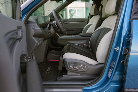 Editorial 2024 kia ev9 land gt line awd td 240417 16 di