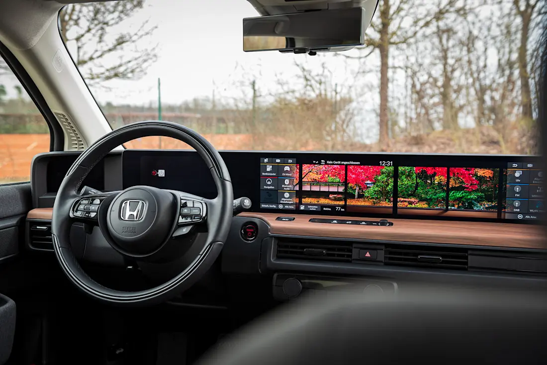 Honda-e-2021-Displays Honda-e-2021-Displays