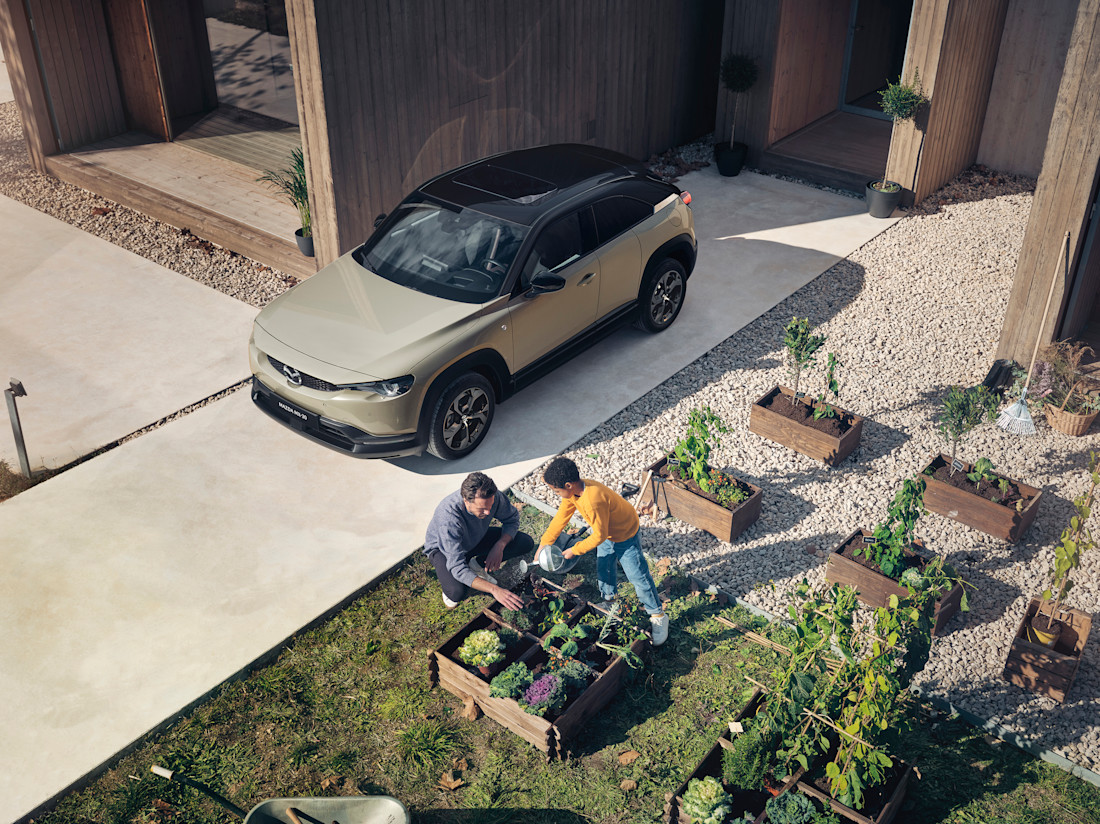 2022_mazda_mx-30_global_zs_still_05_until_dec_2026