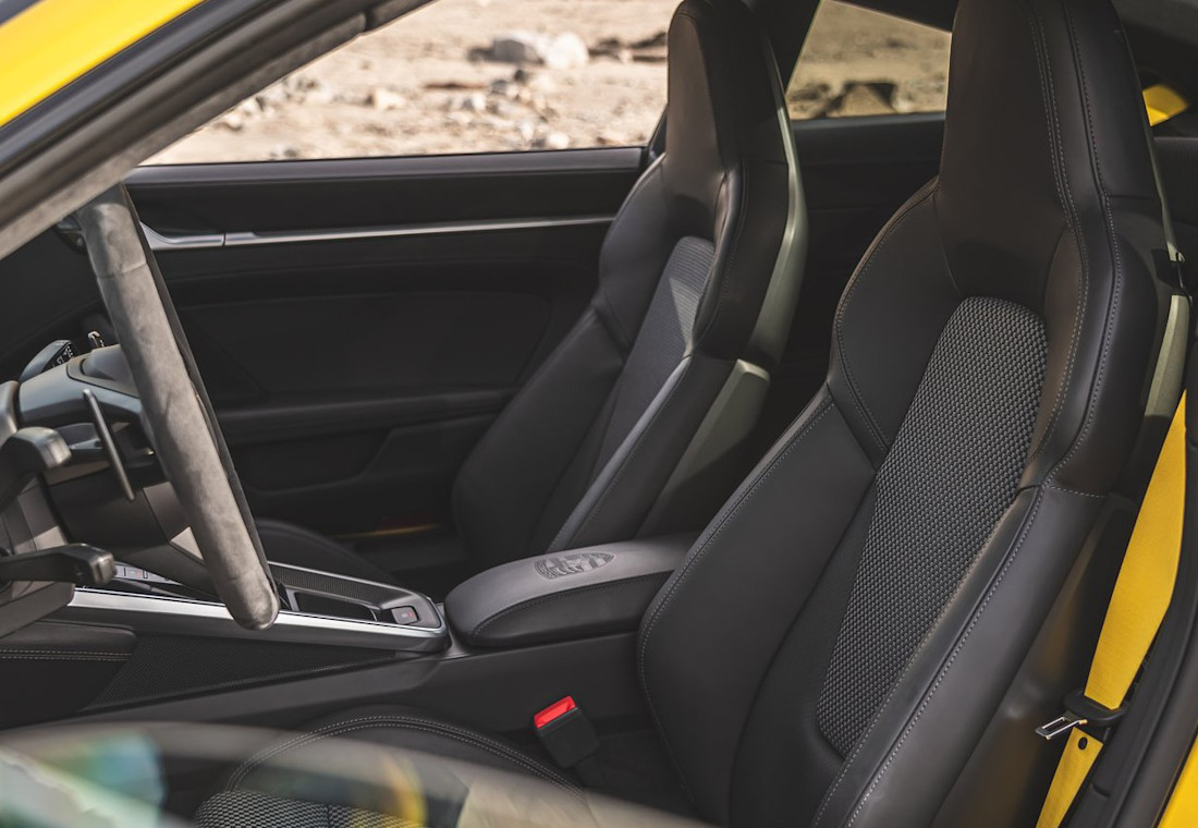 porsche-911-turbo-seats