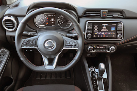 Editorial 2021 nissan versa sr 17 jm