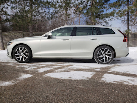 Editorial 2019 volvo v60 inscription 03 sw