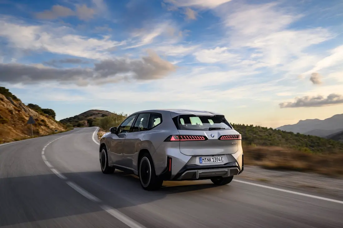 Review-BMW-iX3-2025 01