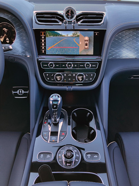 Editorial 2023 bentley bentayga 28 sb