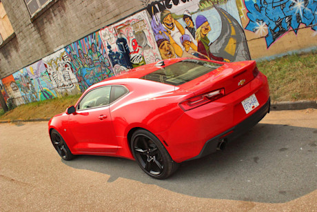 Editorial 2017 chevrolet camaro coupe 1lt 06 dh
