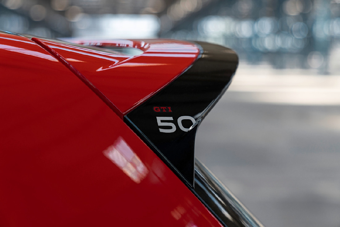 vw-golf-gti-edition-50 (9).jpg